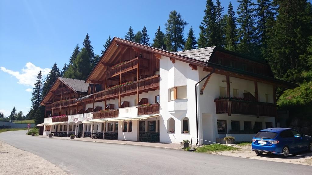 Hotel Ju Furcia Al Plan di Mareo Buitenkant foto